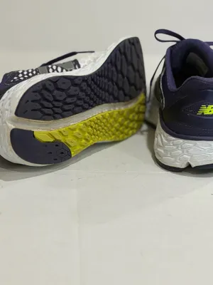 Woman Size 8 new balance Sneakers thumbnail 4