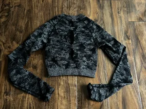 Gymshark Camo Seamless Long Sleeve Crop Top thumbnail 2