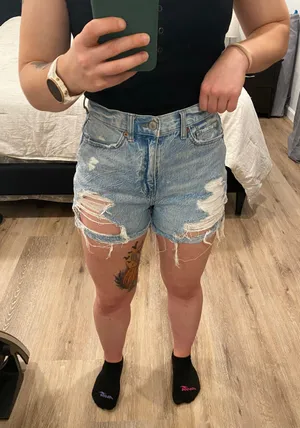 American Eagle Outfitters Distressed Mom Shorts thumbnail 2