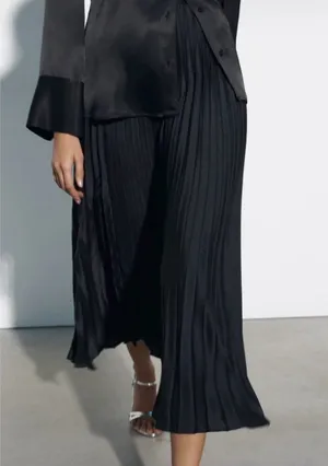NWT ZARA NEW WOMAN HIGH WAIST PLEATED MIDI SKIRT BLACK size XS thumbnail 1