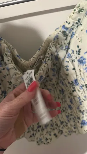 Abercrombie Off-The-Shoulder Top floral thumbnail 6