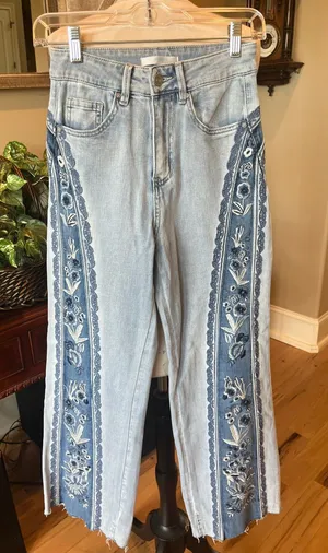 Bayeas Los Angeles High-Waist Light Blue Embroidered Wide-Leg Jeans New thumbnail 1