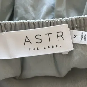 ASTR The Label llana Midi Dress Puff Sleeve Tiered‎ Skirt Tie Back Light Green M thumbnail 11