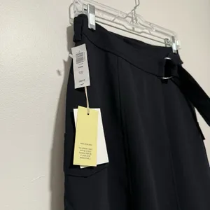 Wilfred Aritzia NEW Hana Crepe high-rise cargo wrap midi Black Skirt Size‎ 2XS thumbnail 3