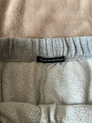 Brandy Melville Rosa Sweatpants thumbnail 2