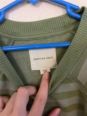 Women’s American Eagle the AE Summer Fleece Sweatshirt size medium thumbnail 4