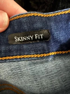 Judy Blue Mid Rise Skinny Fit Rough Hem Jeans Size 1/25 thumbnail 6