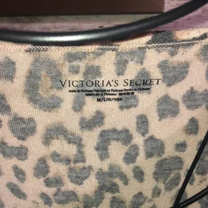 Victoria’s Secret cheetah print pajamas set animal print size medium lounge wear thumbnail 3