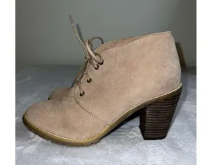 Women’s Neutral Cream Beige Bootie Heel Boots Size 7.5 thumbnail 3