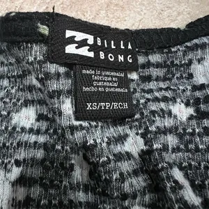 NWT Billabong Women's XS Floral V-Neck Short Sleeve Waffle Knit Top Multicolor thumbnail 10