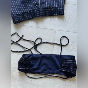 Lucy in the Sky, Navy Blue,Gold Striped Wide Leg Pants Two piece Set Sz S thumbnail 7
