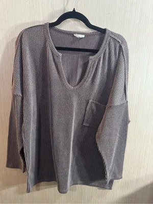 Women’s BiBi Brown V-Neck Relaxed Ribbed Sweater Size Large thumbnail 1