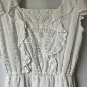 American Eagle white flirty flowy romper short sleeves‎ frilly square neckline thumbnail 3