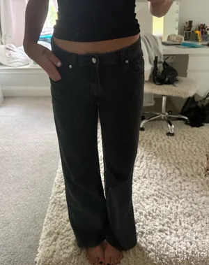 H&M Jeans Mid-Rise Baggy thumbnail 1