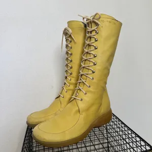 Vintage 1990s Bettye Muller Sedona Leather Lace Up Boots Italy Yellow Sz 7 thumbnail 6