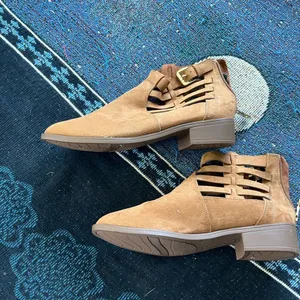 American Eagle Tan Ankle Booties Suede SZ 8 Heels Pumps Minimalist Casual Y2K thumbnail 7