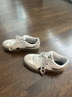 Reebok Off-White and Light Gray Low-Top Sneakers thumbnail 2