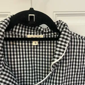 POL gingham collared pajama‎ top wooden button detail size small thumbnail 5