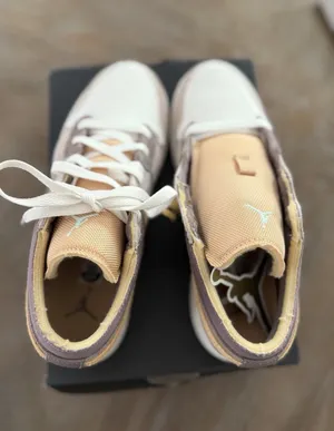 Nike Size 6.5Y- Womens 8 Jordan 1 Low SE Craft Inside Out DZ4465 200 thumbnail 4