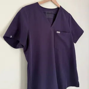 Figs Women’s Catarina Scrub Top 1 Pocket Nurse Medical Purple Size Medium thumbnail 3