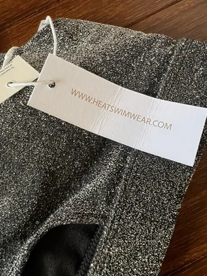 HEAT SWIMWEAR SPARKLING OCEAN TOP- BLACK SIZE M New with Tags thumbnail 3