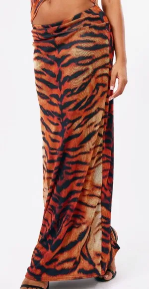 Pretty Little Thing - Tiger Printed Lined Mesh Maxi Skirt thumbnail 1