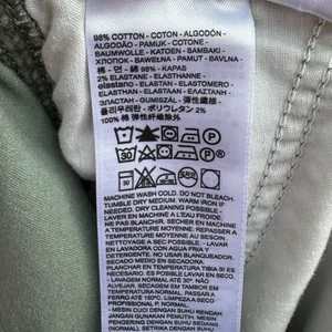 Levi’s High-Waisted Cargo Joggers thumbnail 8