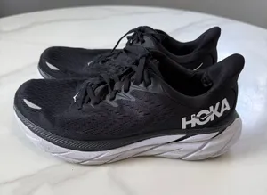 Hoka one W Clifton 8 wideBlack and White Road Running Shoes without insoles thumbnail 1