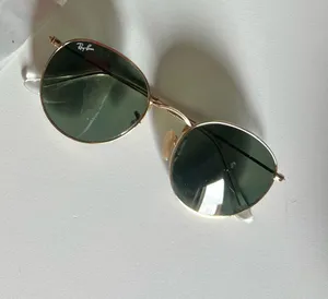 Ray-Ban Round Metal Sunglasses—Gold/Green Lenses thumbnail 1
