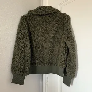 Frye & Co. Green Sherpa Fluffy Jacket Bomber Coat Pockets Zipper Zip-Up Winter thumbnail 9