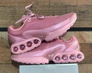 Women’s Nike DN8s size 9 thumbnail 1