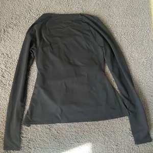 Girlfriend Collective high-low black long sleeve top size small thumbnail 5