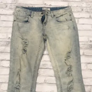 Free people destroyed stonewashed jeans thumbnail 1