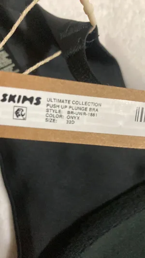 SKIMS Ultimate Push Up Bra 32D thumbnail 4