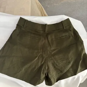Banana Republic Shorts thumbnail 2