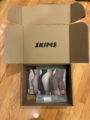 SKIMS NWT Body Core Sculpt Plunge Thong Bodysuit Shapewear Sand Tan Beige Nude thumbnail 10