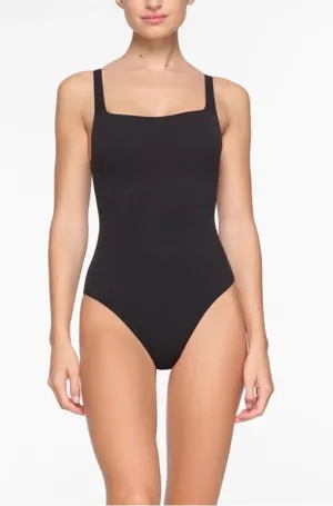Skims NAKED SCOOP BRIEF BODYSUIT Color: Onyx NWT XXS thumbnail 1
