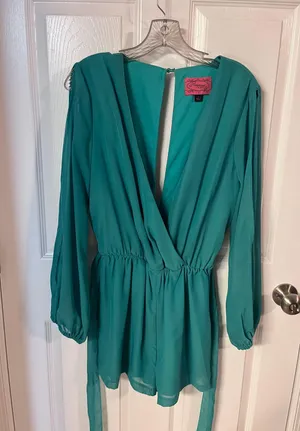 Long Sleeve, Short Pant Romper Green Size L thumbnail 1