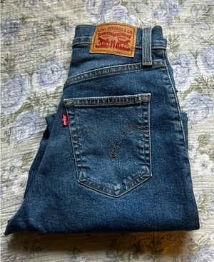 High Rise Levi’s Mom Jeans  thumbnail 2