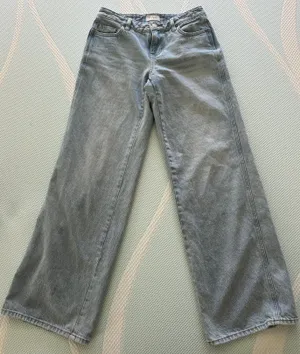 Low Rise Jeans thumbnail 1