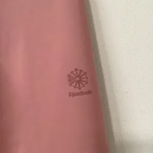 Reebok‎ Classic Sandy Rose Dynamic Leggings Small Athletic Athleisure Monogram thumbnail 3