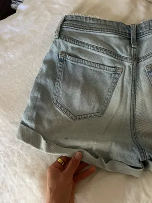 Hollister Curvy High-Rise Shorts Mom thumbnail 7