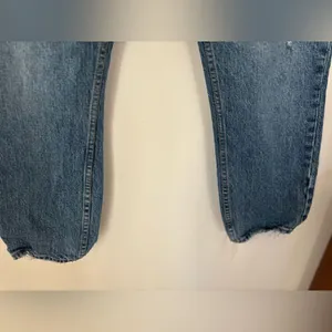 Abercrombie Fitch The Mom High Rise Jeans Size 4S Short Distressed thumbnail 7