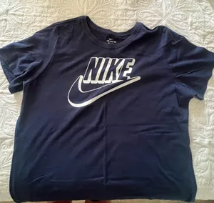 Nike T-Shirt thumbnail 1