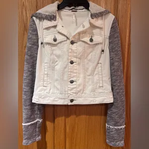 Free‎ People Knit Sleeve & Knit Hood Distressed White Denim Jean Jacket Size XS thumbnail 6