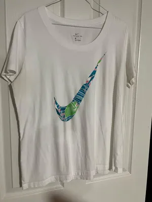 Nike Tee Shirt Women’s thumbnail 1