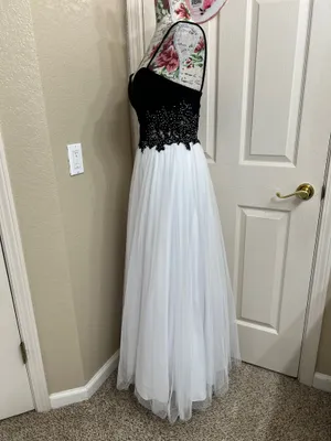 Blondie Nites Black and White Spaghetti Strap Prom Gown size 7 Junior thumbnail 5