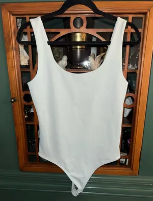 Express Thong Body Bodysuit Contour Scoop Neck thumbnail 1