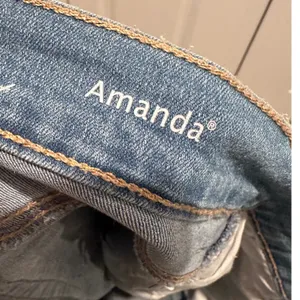 Gloria Vanderbilt Amanda Slimming‎ Denim Shorts Medium Wash Size 6 Jorts Casual thumbnail 4