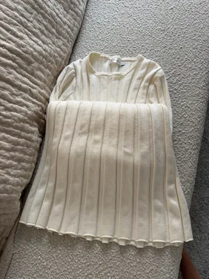 Boutique White knit longsleeve Midi Dress thumbnail 6